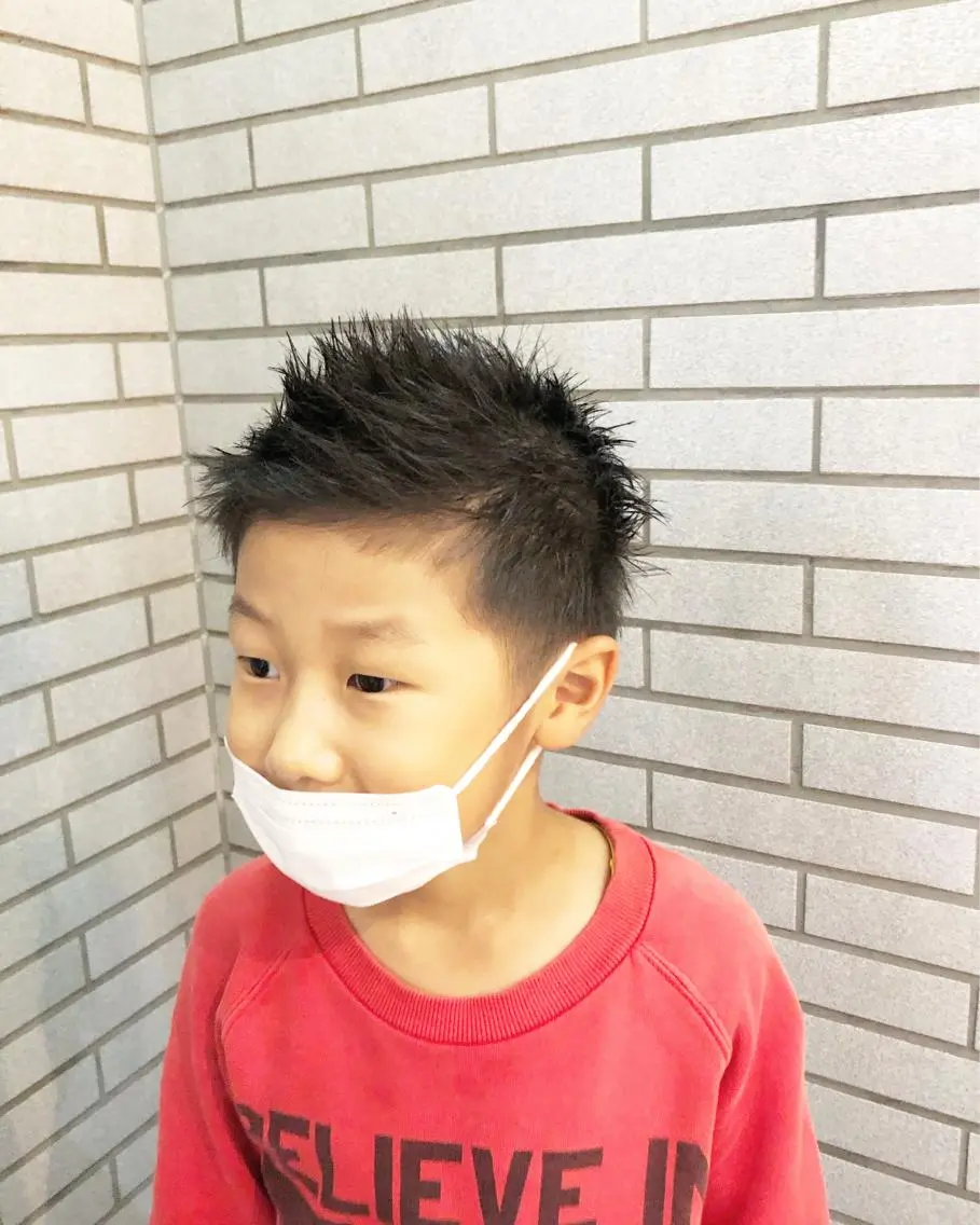 ショート メンズ キッズ 学生（メンズ向け） ツーブロック 学生 中村 よしひでのヘアスタイル