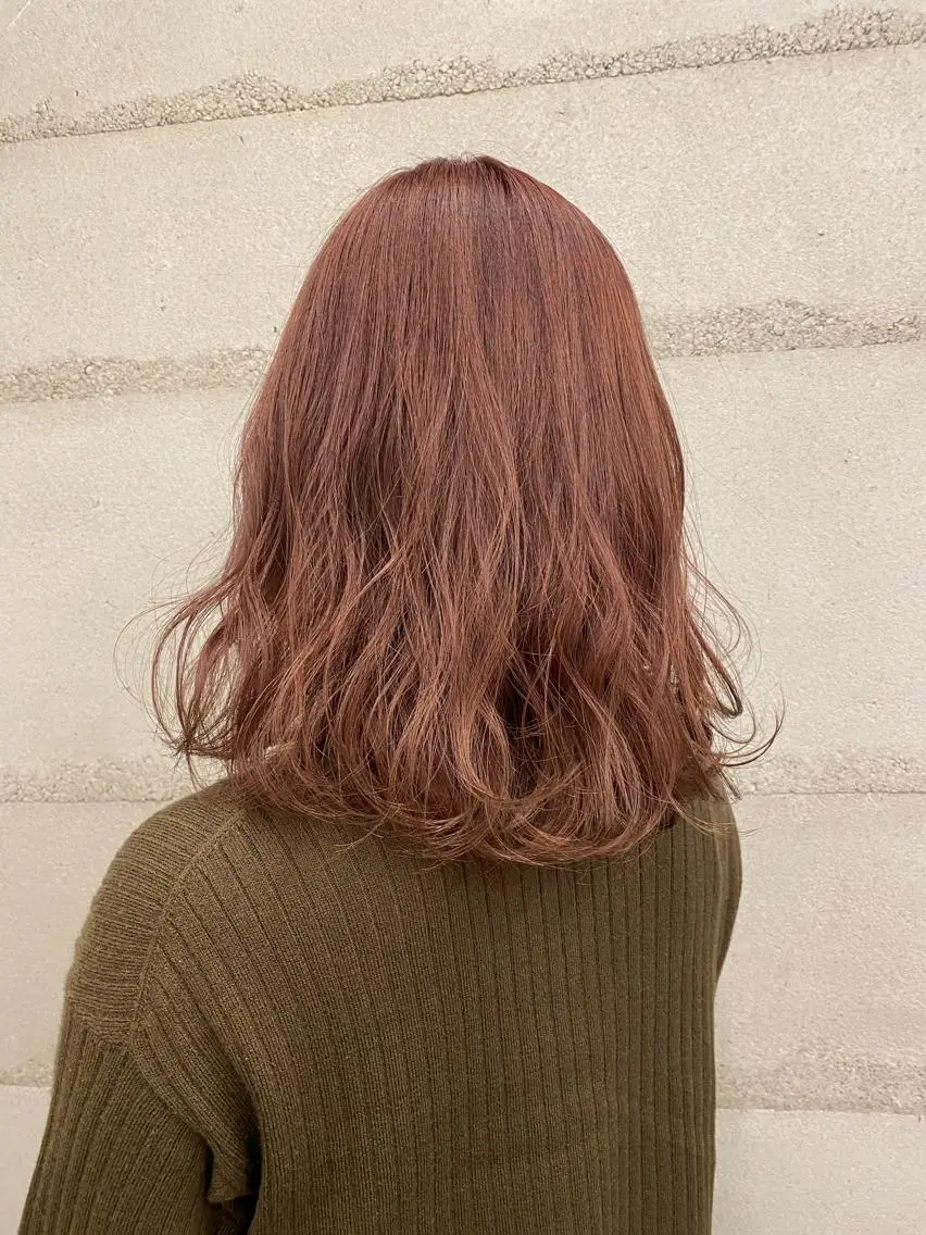 ミディアム ナガイ アヤのヘアスタイル