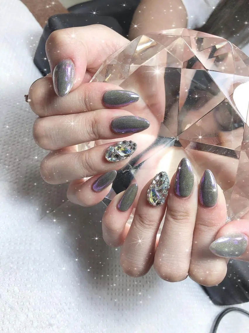 ミディアム ネイル オーロラネイル ハンドネイル 《LB》ラブリエ Nail&eyeのマツエク・マツパデザイン