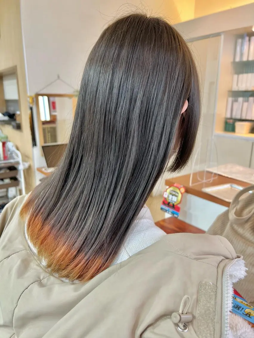 ロング カラー オレンジ 黒崎 美乃里のヘアスタイル