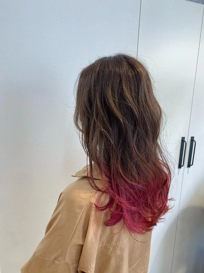 セミロング カラー グラデーションカラー インナーカラー ピンクカラー ヘアカラー トリートメント Kazu .Kのヘアスタイル