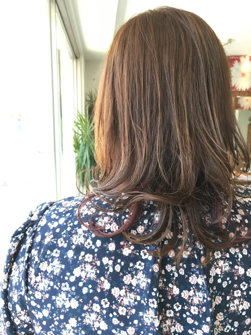 ミディアム カラー ピンクカラー 縮毛矯正 トリートメント 白髪ぼかしハイライト 柳川拓哉のヘアスタイル