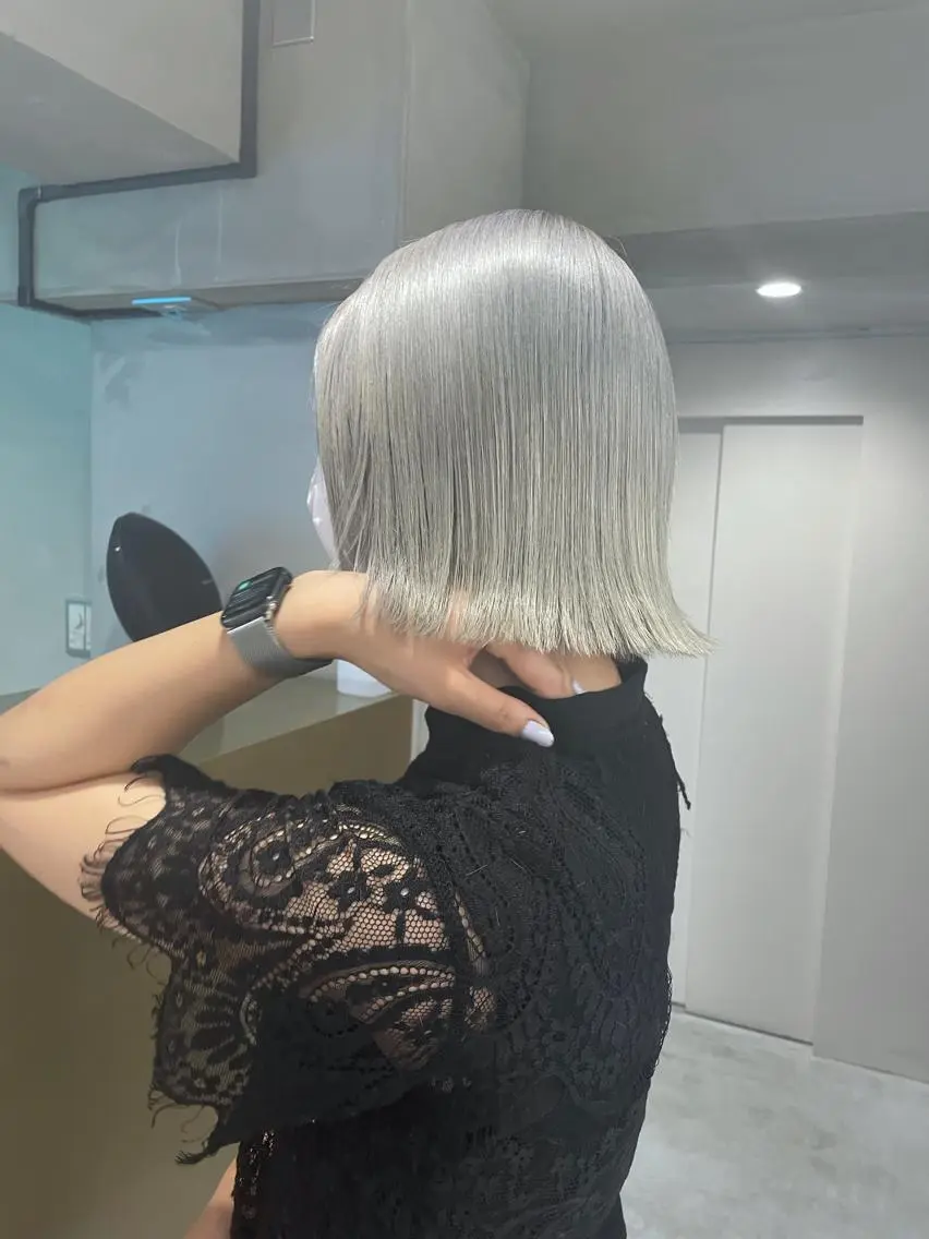 カラー miu .のヘアスタイル