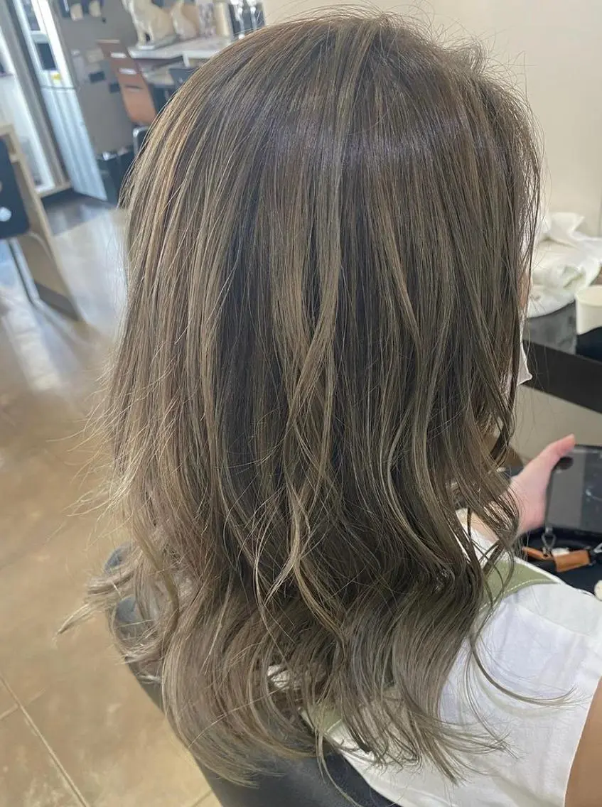 セミロング カラー ヘアアレンジ 烏山 達也のヘアスタイル