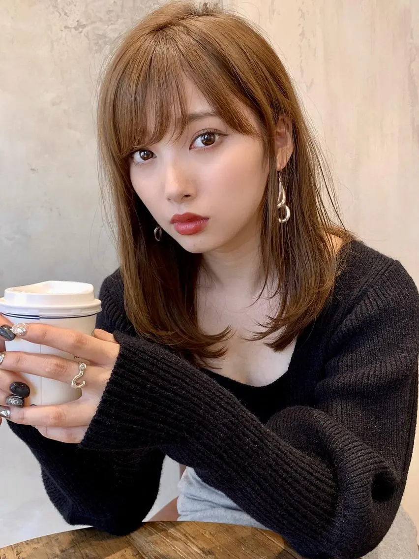 セミロング カラー バレイヤージュ ブリーチ ケアブリーチ ダブルカラー ハイライトカラー カット ヘアカラー トリートメント 銀座✨レイヤーカット 顔まわり/坂本亜裟海のヘアスタイル