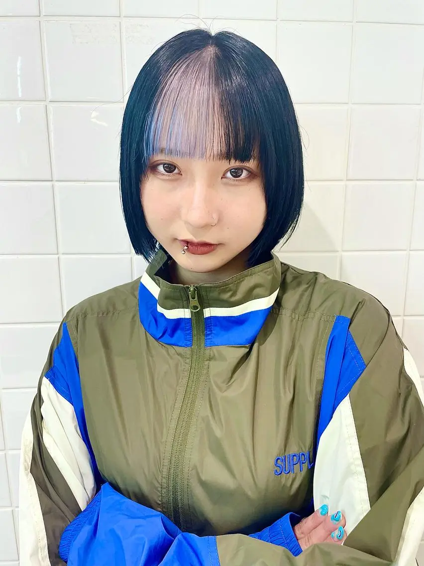 カラー ヘアカラー 🎀ボブ+ハイトーン シュカ👶🏻のヘアスタイル