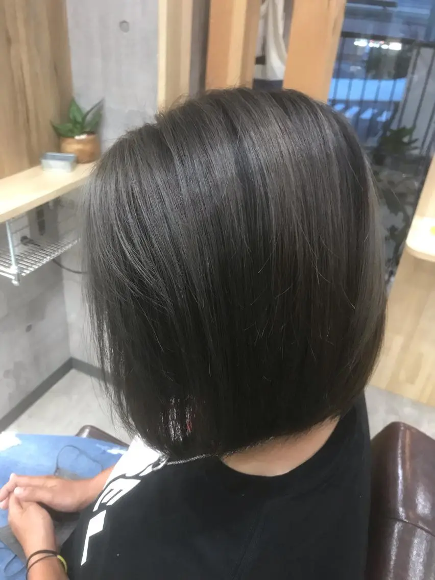 ミディアム カラー バレイヤージュ 黒髪 ブリーチ ダブルカラー グラデーションカラー ヘアカラー hair salon mementoのヘアスタイル