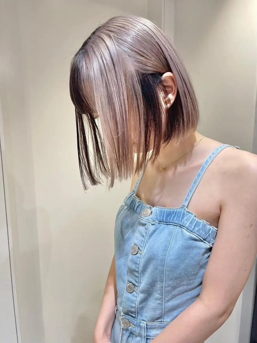 ショート カラー 透明感カラー グラデーションカラー ショートヘア AIRI🦋ブリーチ /レイヤー🦋のヘアスタイル