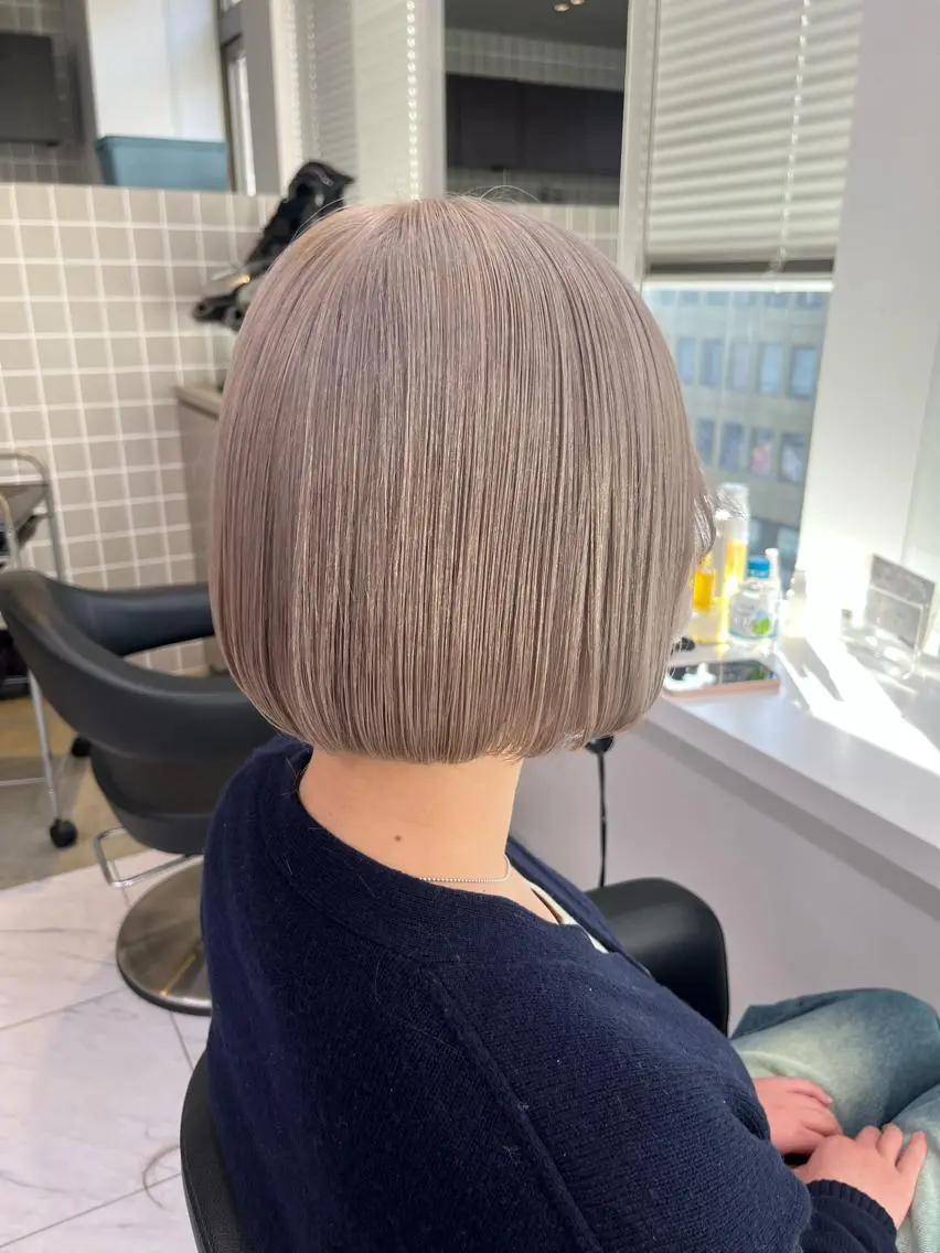 ショート ヘアカラー トリートメント ヘッドスパ ヘアセット 寒色/ベージュヘア ブリーチありMiOのヘアスタイル