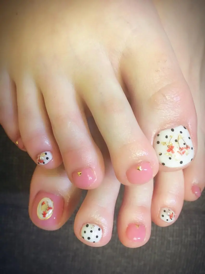 ショート ネイル フットネイル Petite Cannelleのネイルデザイン