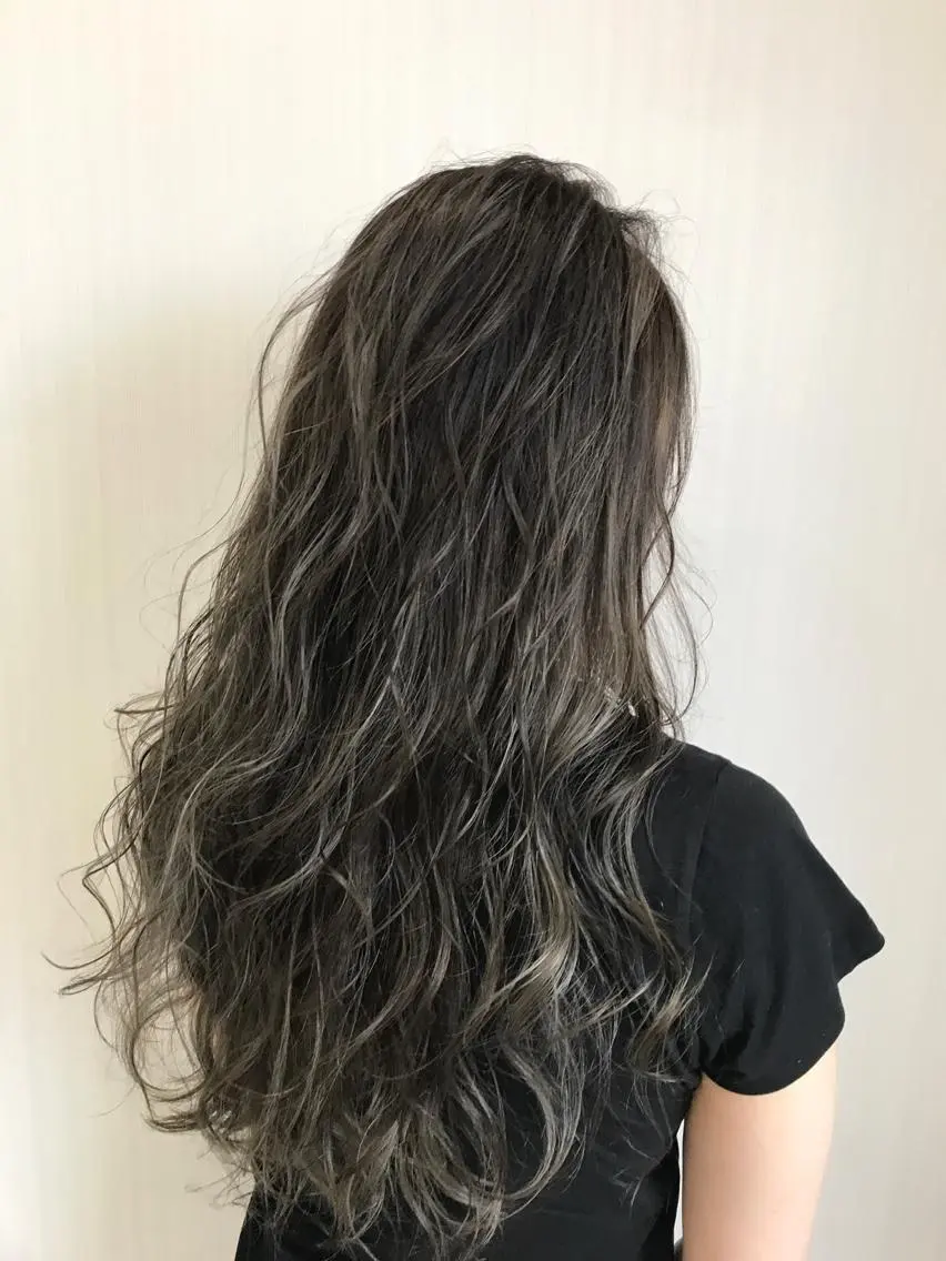 ロング カラー 太田 陽介のヘアスタイル