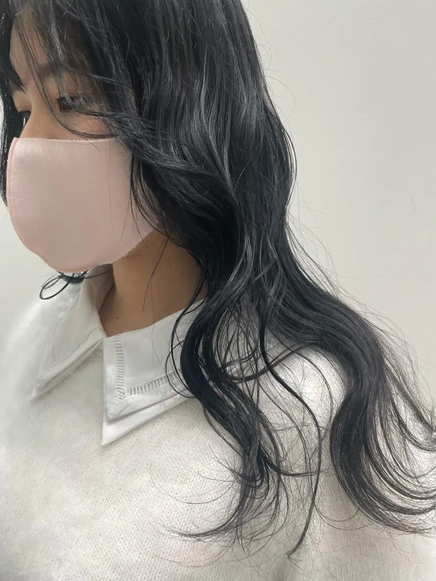 カラー 黒髪 ブルーカラー ブルーブラック ネイビーカラー 河野いずみ レイヤー/ボブ 🤍のヘアスタイル