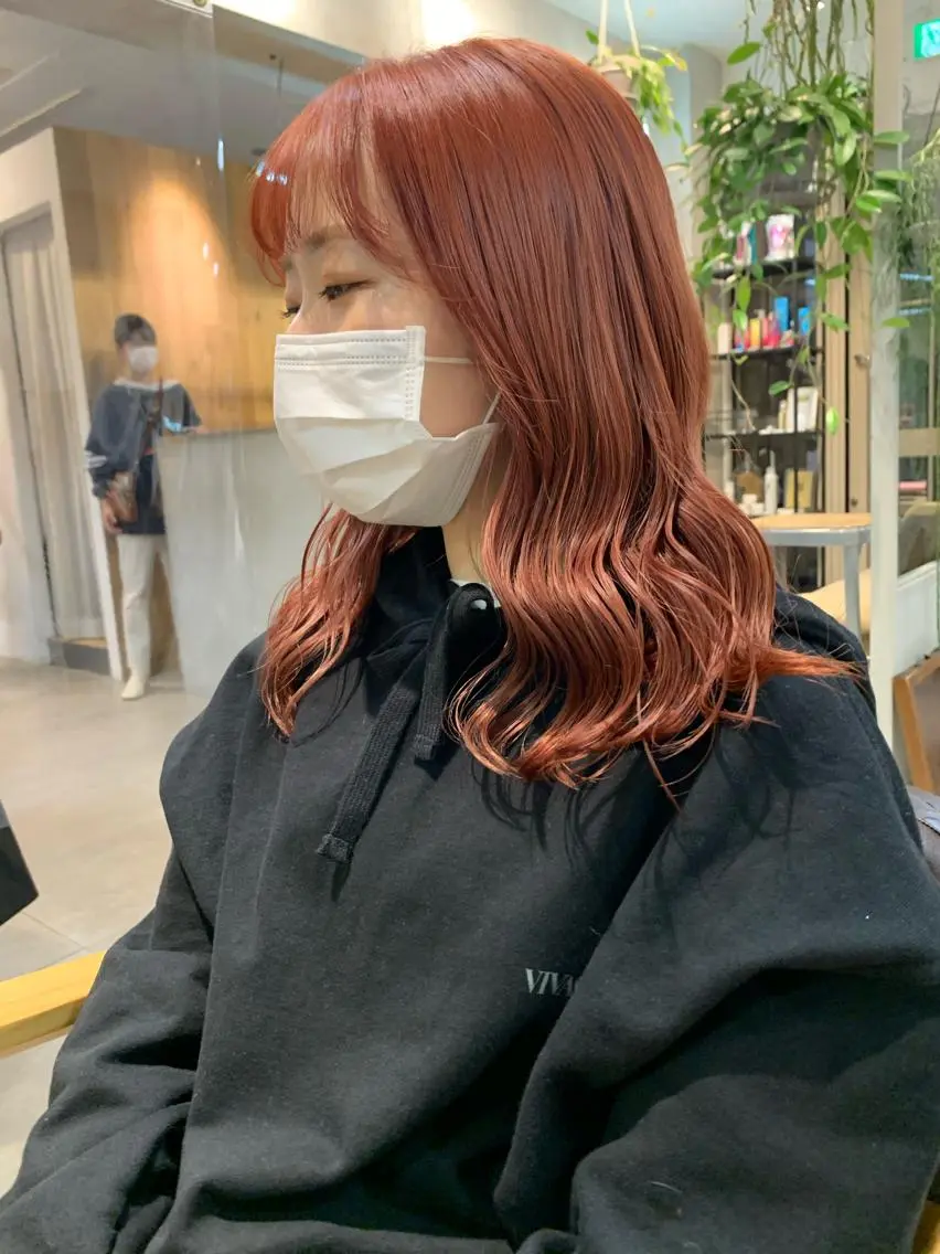 ミディアム カラー ネイル ハイトーンボブ 前田 表参道　グレージュのヘアスタイル