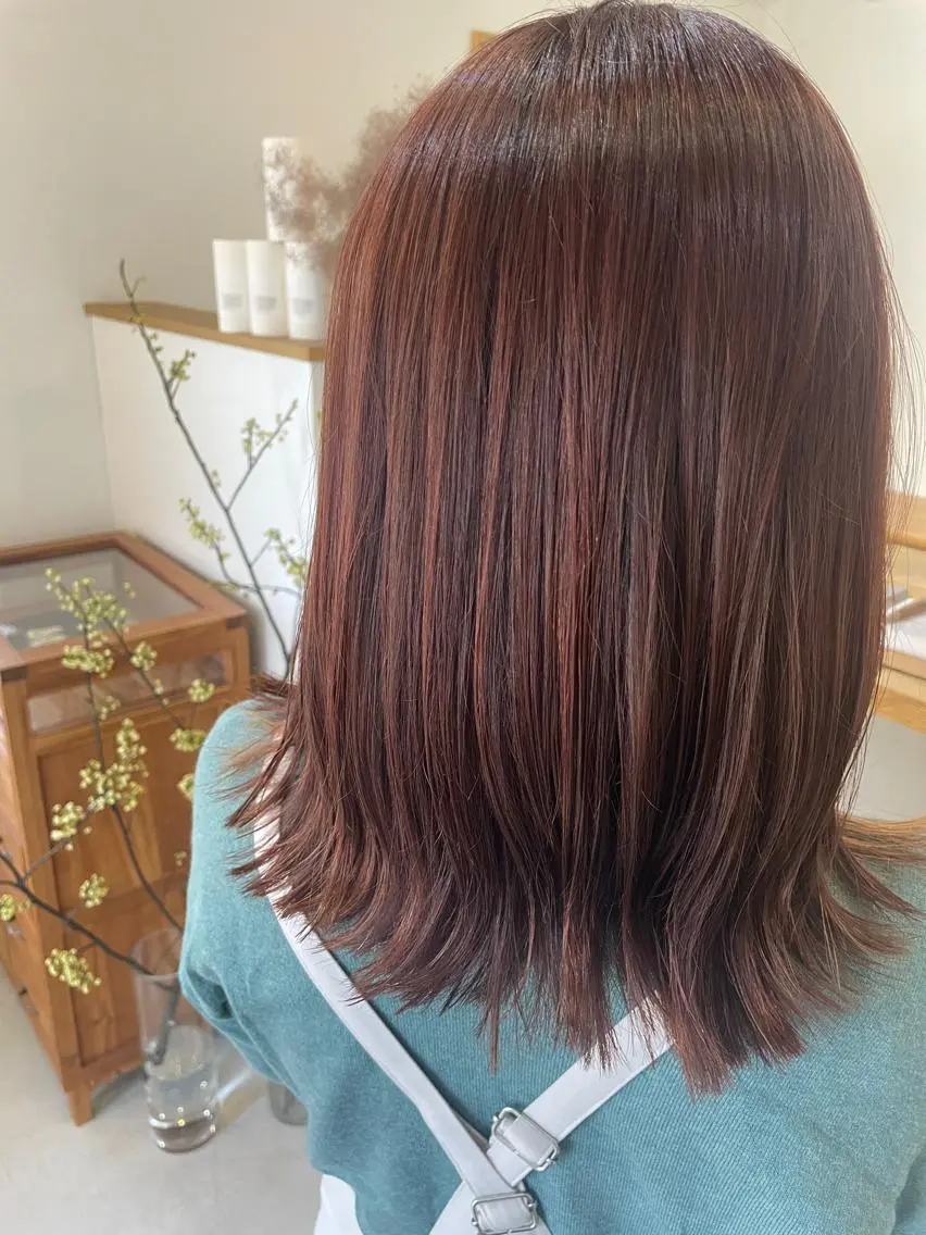 カラー タケウチ サトミのヘアスタイル