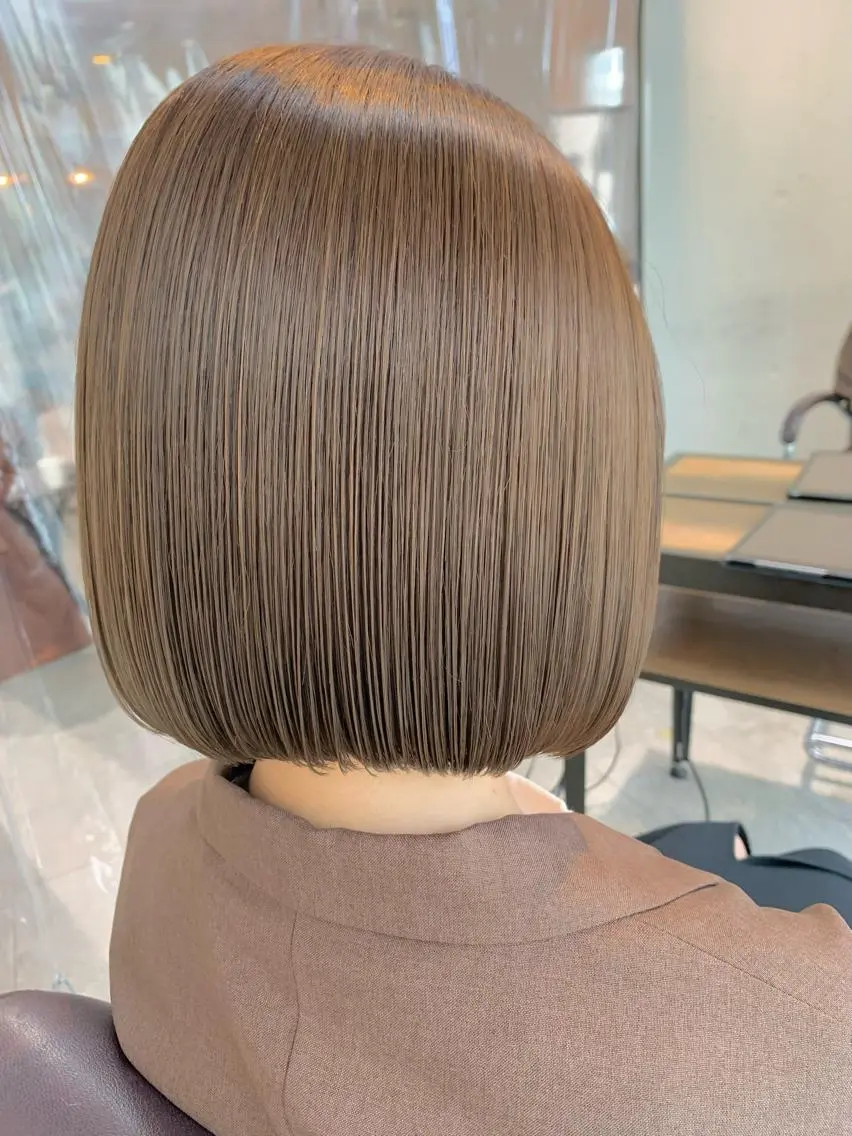 ショート カラー 🫧艶ダブルカラー ブリーチ🫧トモヤのヘアスタイル