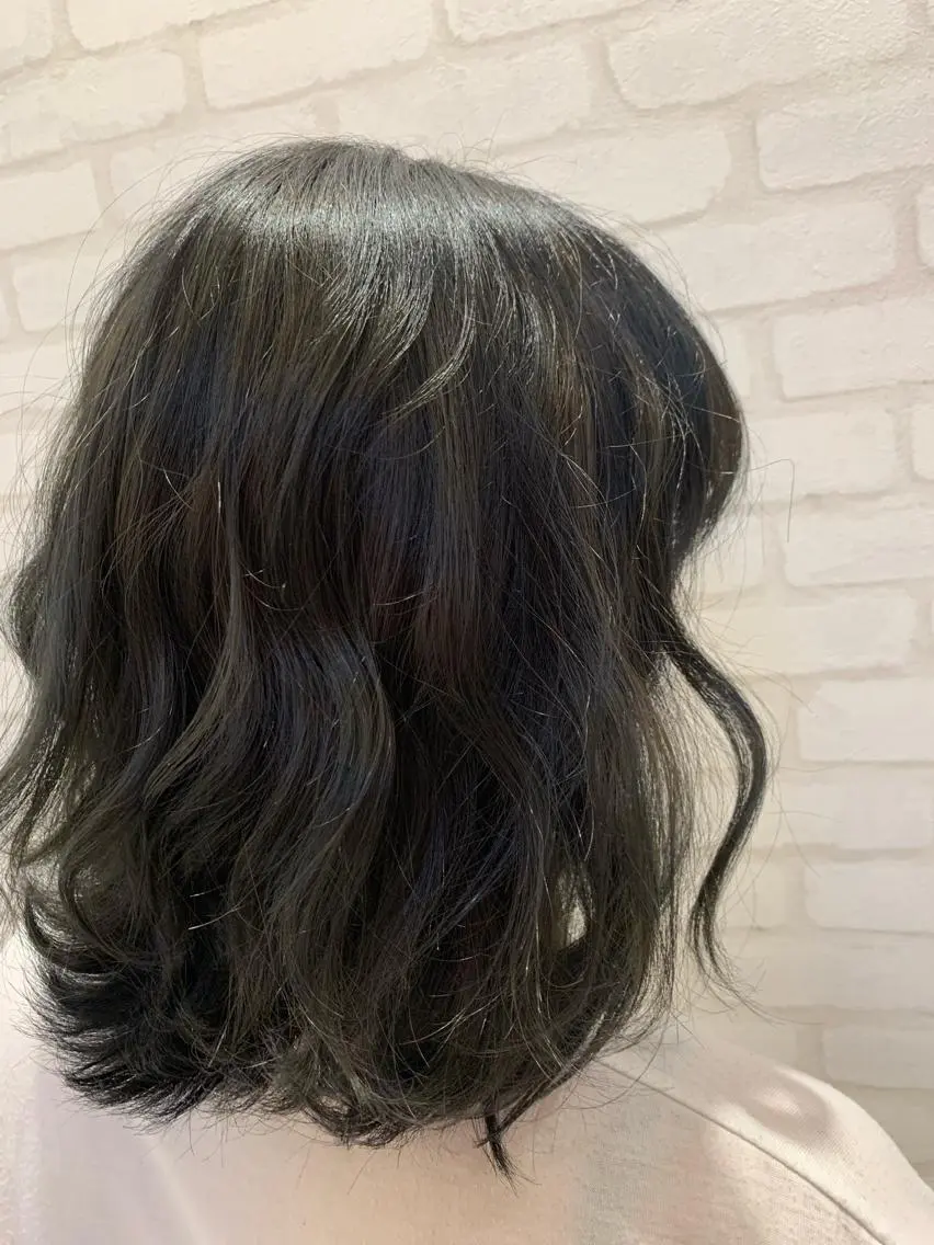 ミディアム カラー ダークグレー ダークグレージュ グレージュ Gain Nanamiのエステ・リラクイメージ