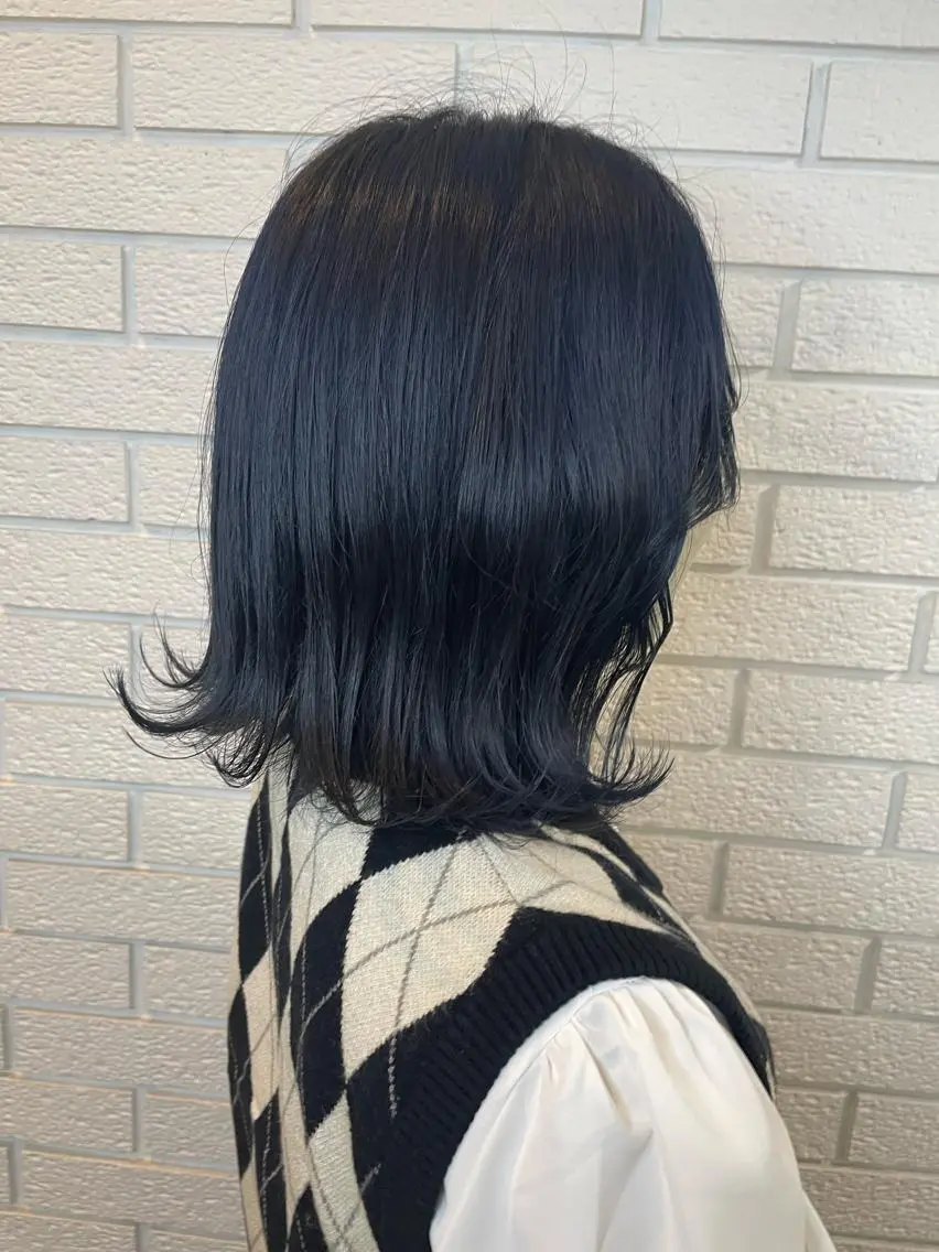 カラー ブリーチ ネイビーカラー ニュアンスデザイン✄ YOU♡のヘアスタイル