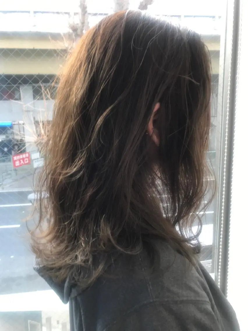 セミロング カラー グレージュ カット ヘアカラー 柴田 祐輔のヘアスタイル