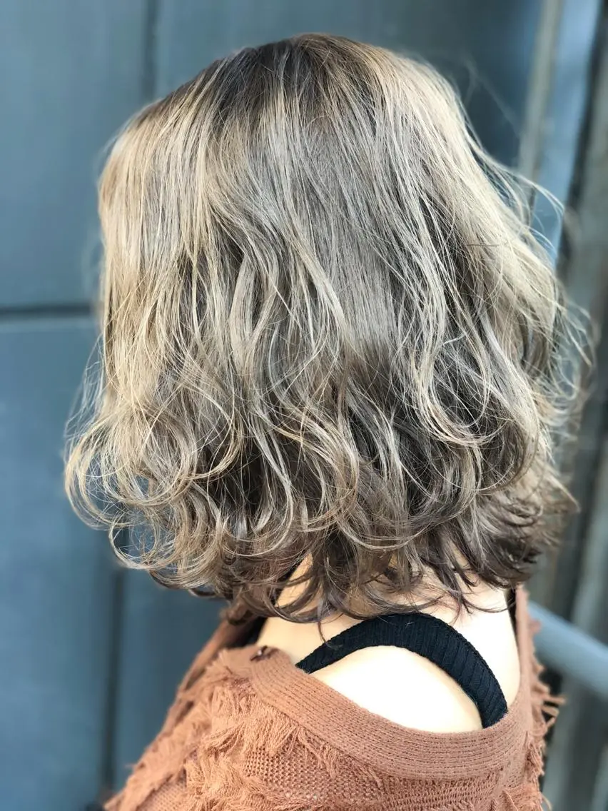 ミディアム カラー ブリーチ ケアブリーチ グレージュ ヘアカラー 🧡ショートの達人 🧡SHOのヘアスタイル