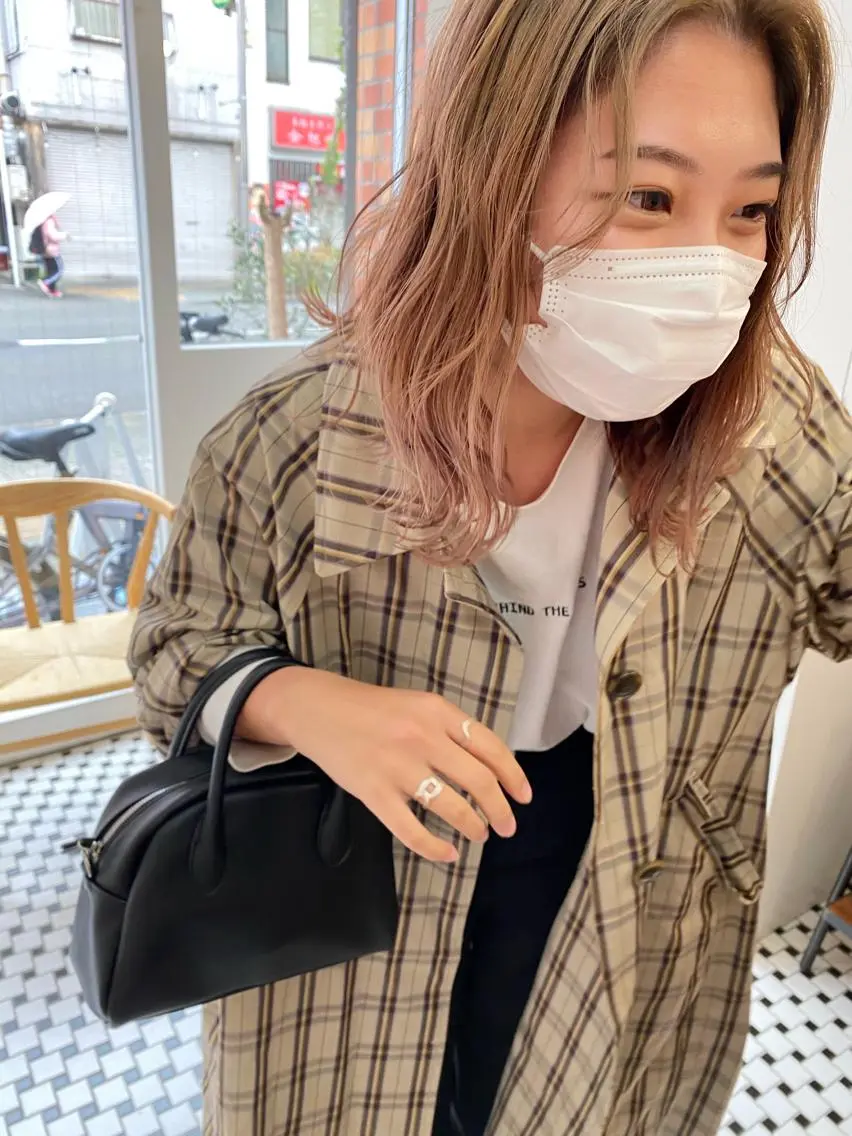 ミディアム カラー 顔周りレイヤーカット ブリーチminamiのヘアスタイル