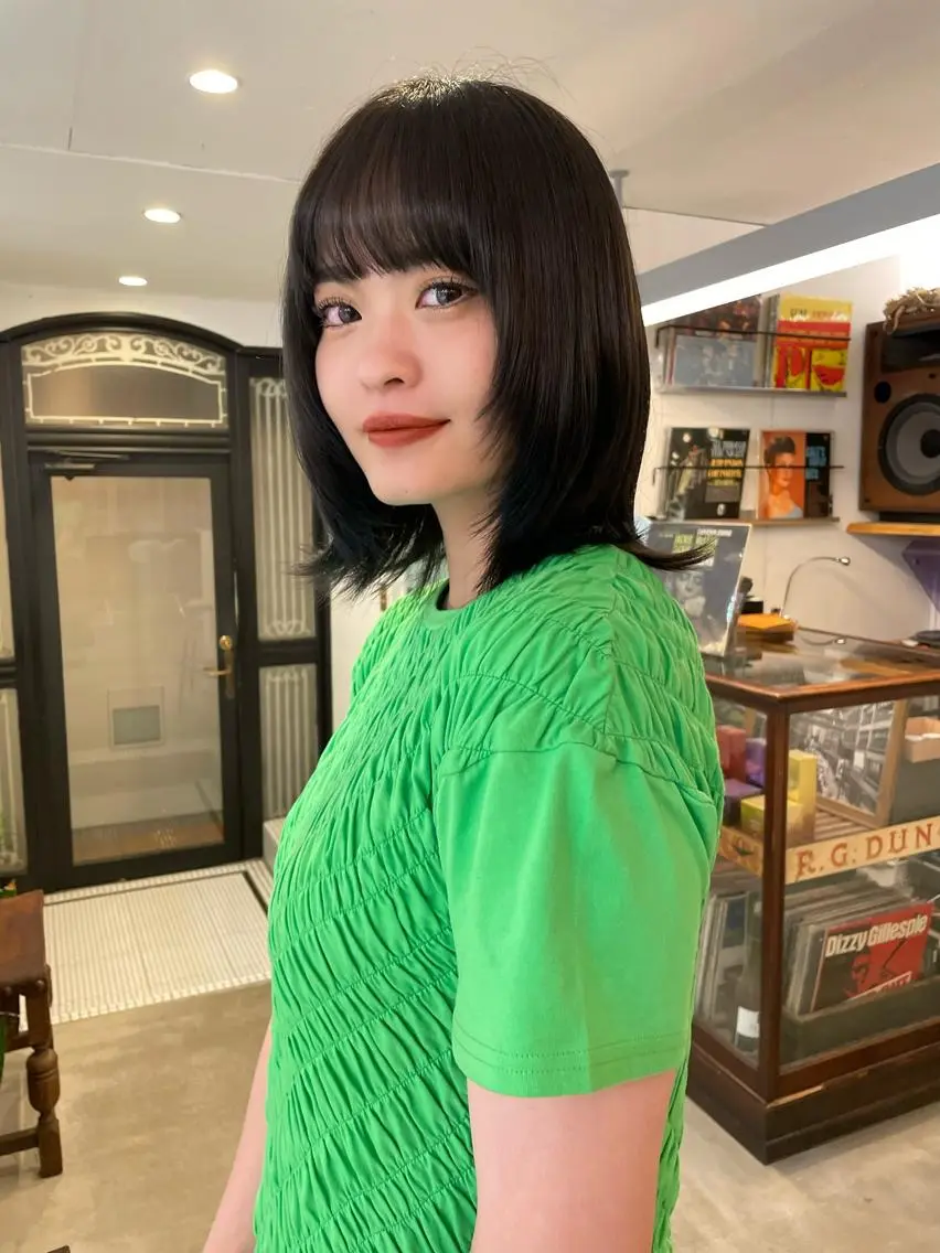ミディアム 顔まわりレイヤー レイヤーカット 暖色カラー🧡 ボブ🧚‍♀️マナのヘアスタイル