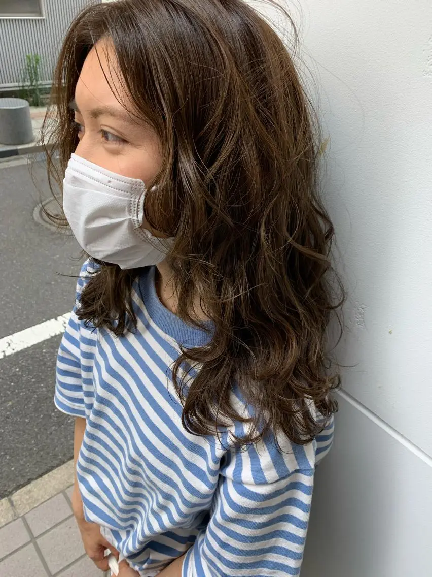 セミロング カラー 美髪✖️似合わせ 🌻ヒトミのヘアスタイル