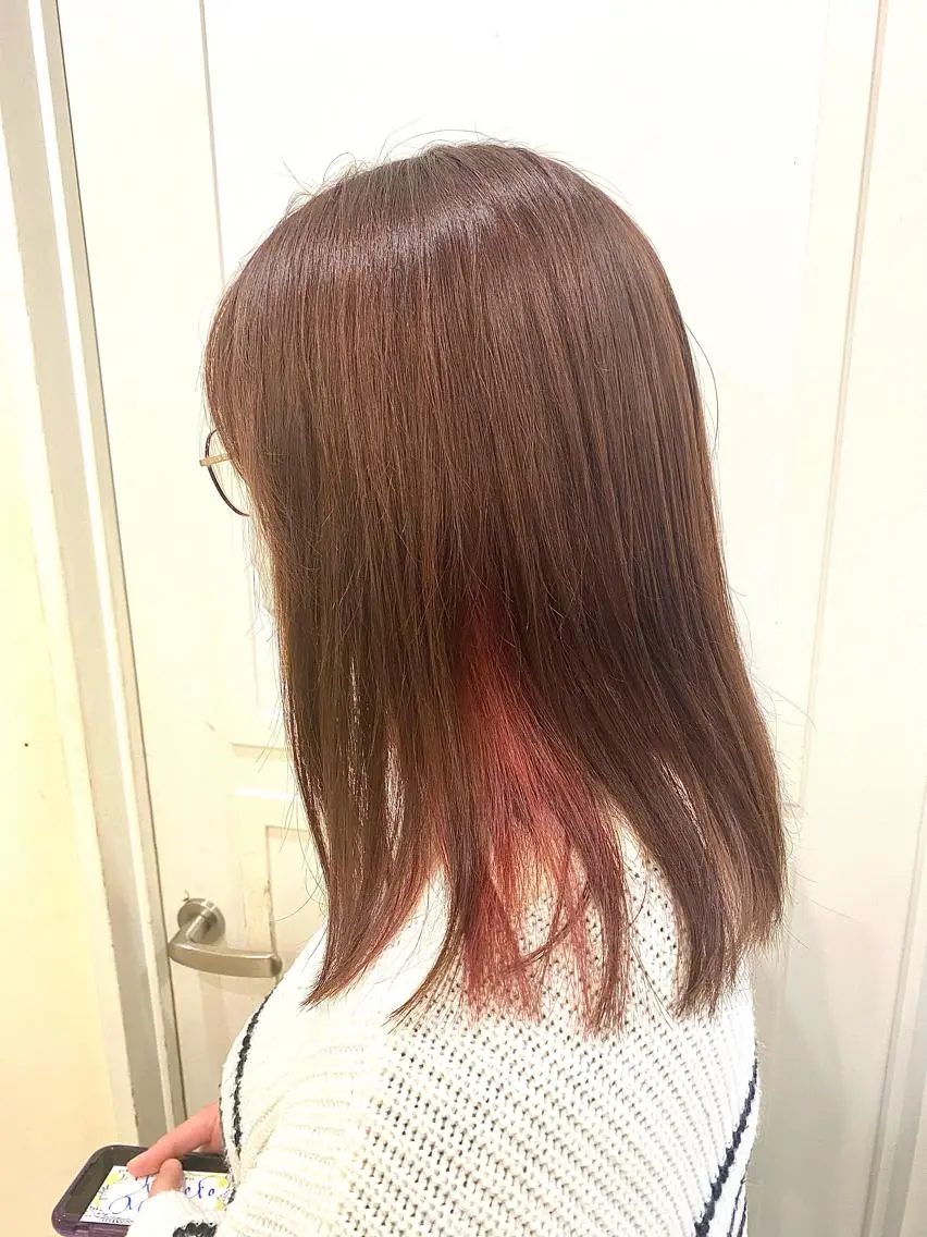 ショート カラー オレンジ オレンジピンク ピンクカラー 小野 茉奈美のヘアスタイル
