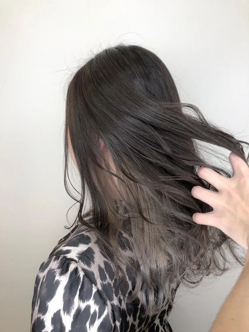 セミロング カラー ベージュカラー ホワイトベージュ 【透明感、艶髪】西村 有司のヘアスタイル