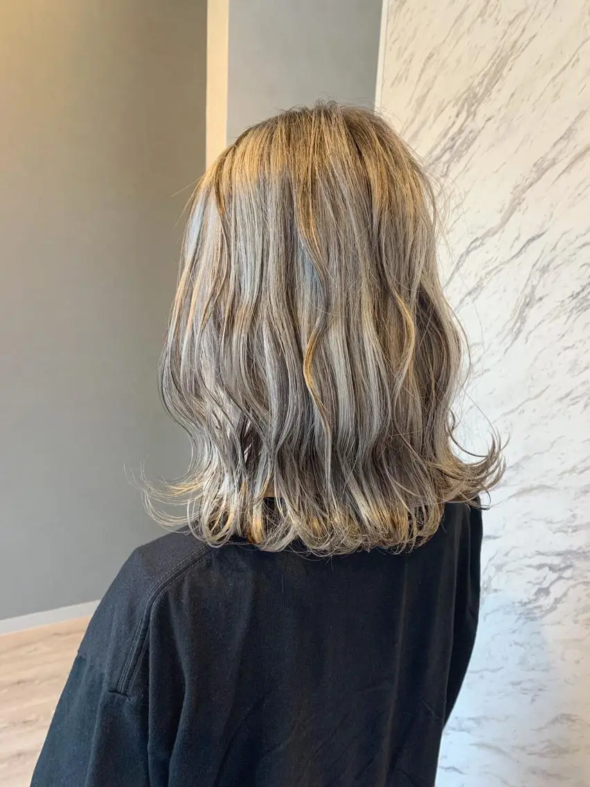 ミディアム カラー ブリーチ ヘアカラー ✨カラーの悩み 解決✨斎藤相慶のヘアスタイル