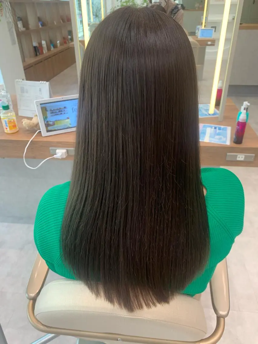 カラー ベージュカラー オリーブベージュ カット ヘアカラー トリートメント ヘッドスパ 近 紗理奈のヘアスタイル