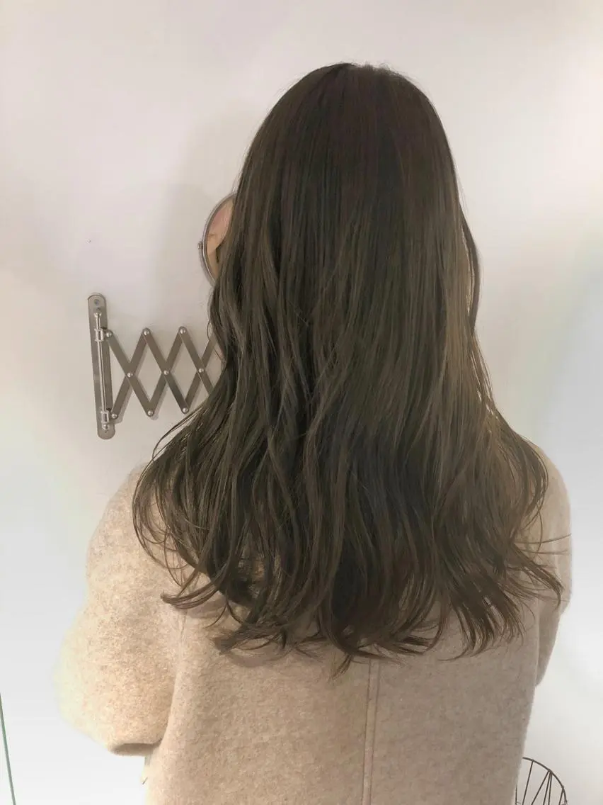 ロング カラー 透明感カラー グレージュ ヘアカラー トリートメント 🍊新宿南口🍊 ERINAのヘアスタイル