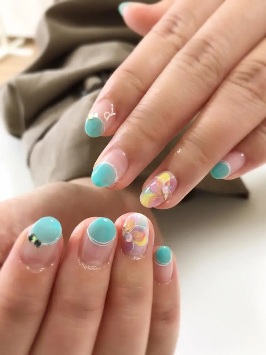 ネイル アートネイル 長さ出し フットネイル グリーン ニュアンスネイル Lily Roseスタッフ一同のマツエク・マツパデザイン