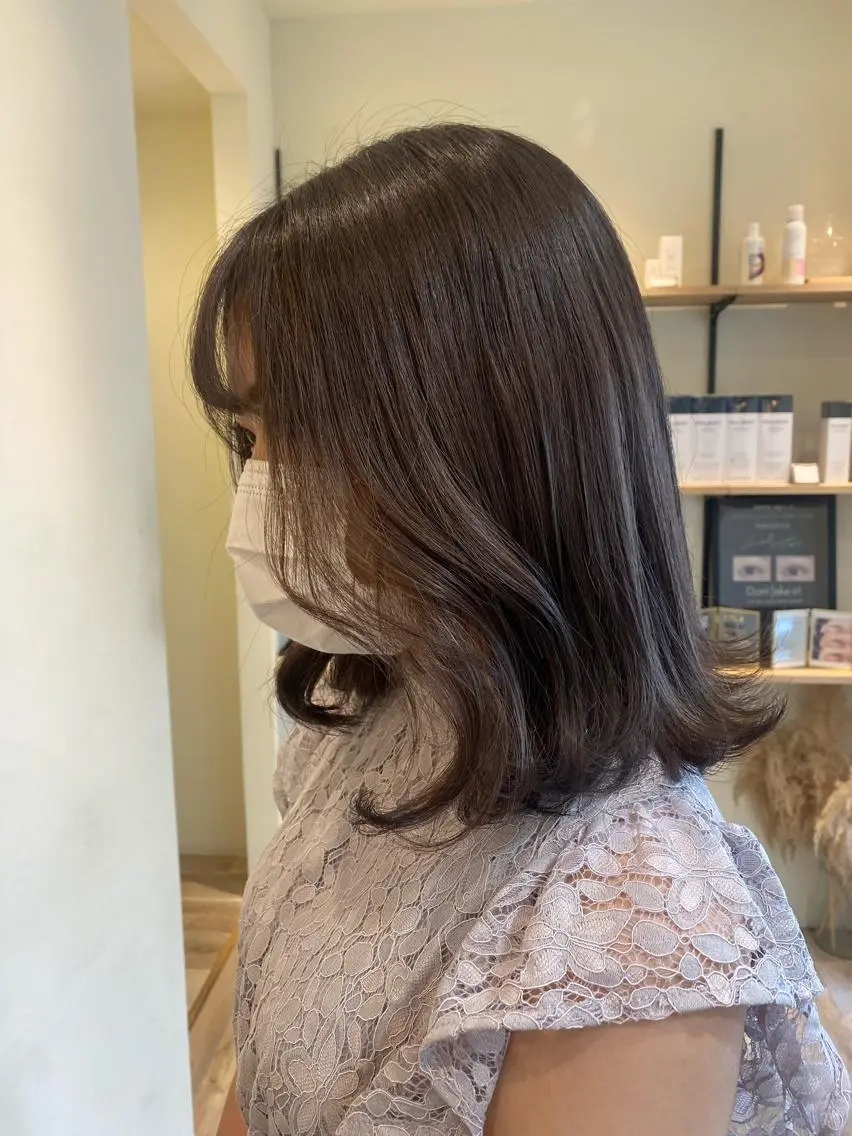 ミディアム アッシュ 奈良 彩華のヘアスタイル