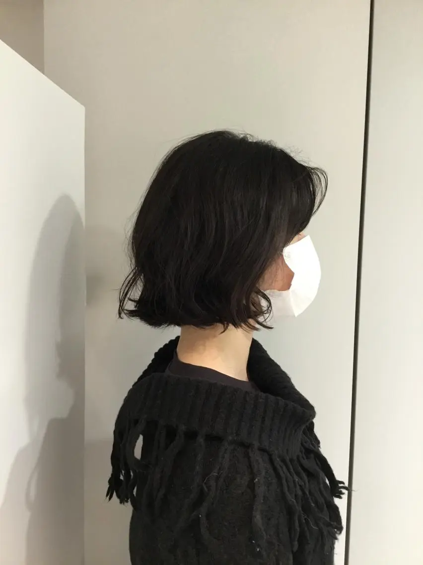 ショート ボブ 小顔カット 太田ありさ クリーミーヘアカラーのヘアスタイル