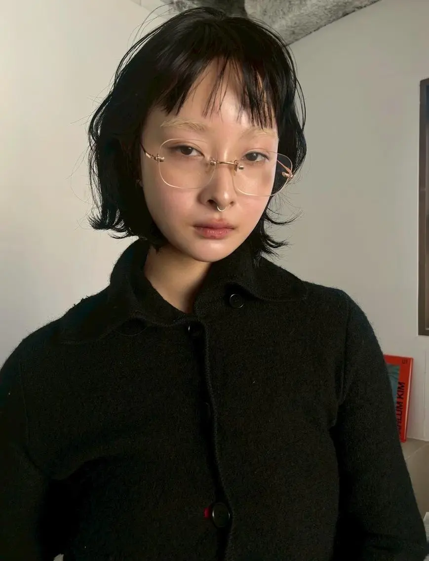 ショート カラー パーマ ショートボブ ボブレイヤー ブリーチ ケアブリーチ デザインカラー カット 縮毛矯正 CEINE OURのヘアスタイル