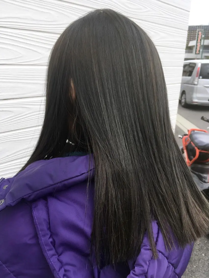ロング ビヨウシツトリコ よねたにみなのヘアスタイル