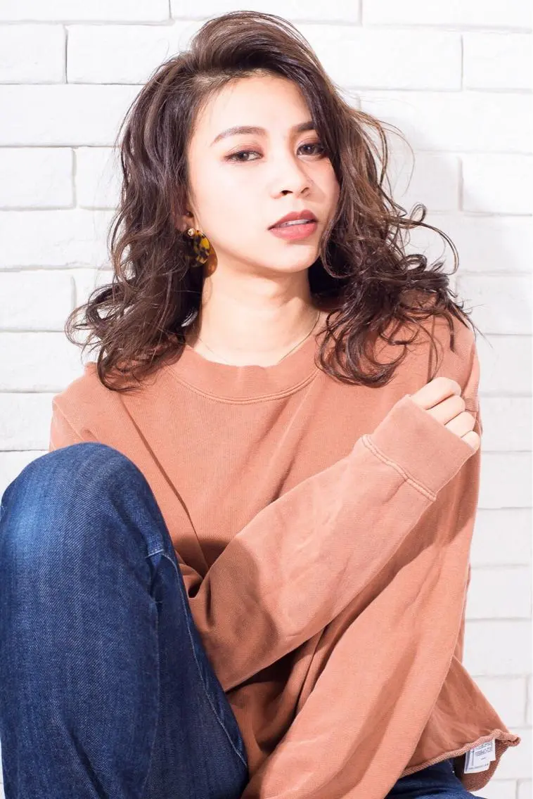 セミロング カラー パーマ カット ヘアカラー パーマ 朝比奈 志保のヘアスタイル