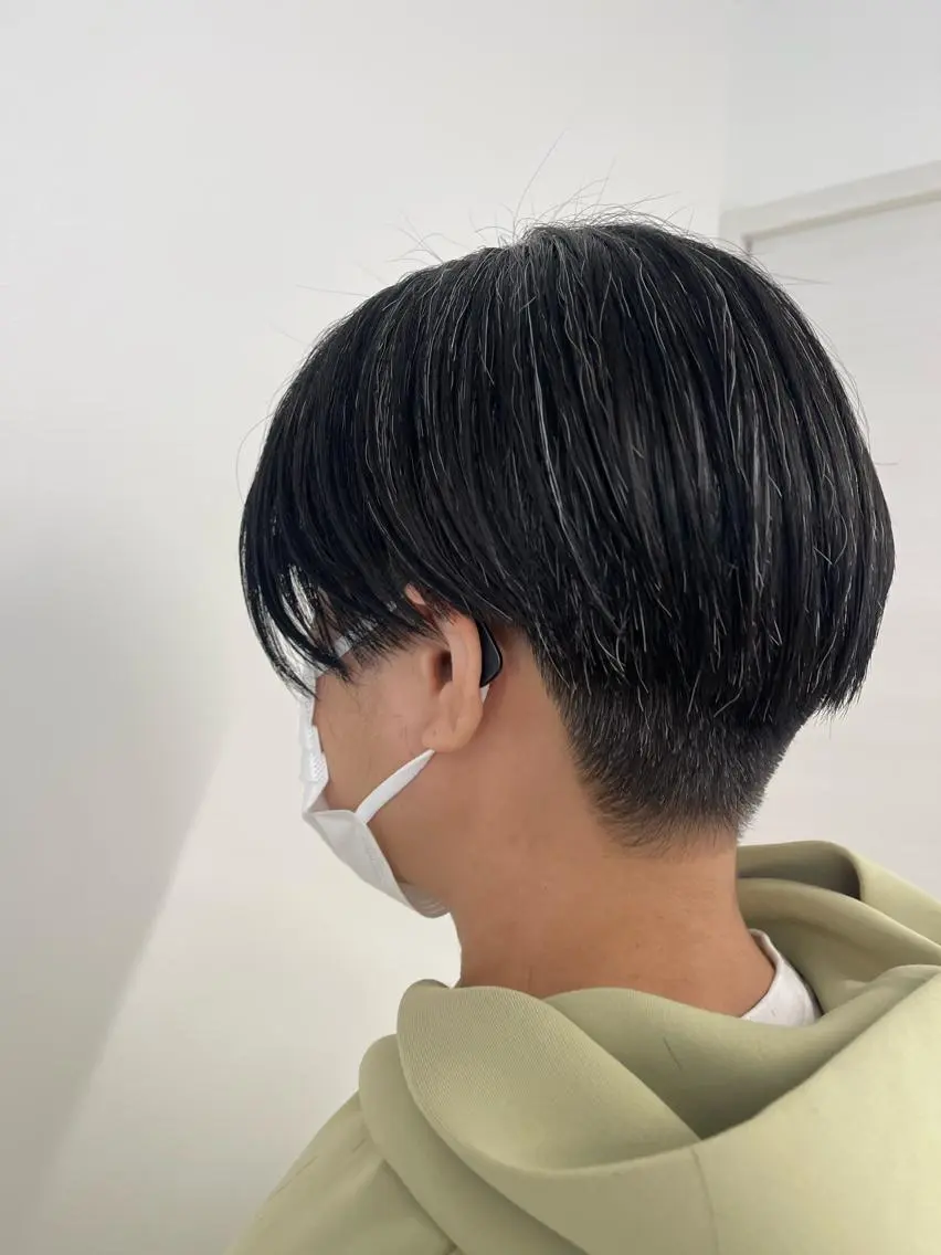 ショート 𝓜𝓮𝓛𝓲𝓟 冨樫果楠のヘアスタイル