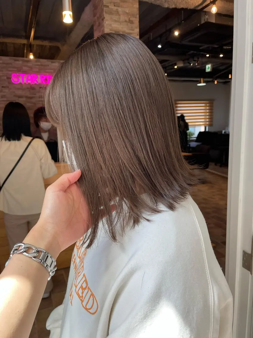 ミディアム カラー ヘアカラー YUI/ ブリーチカラー🌷のヘアスタイル