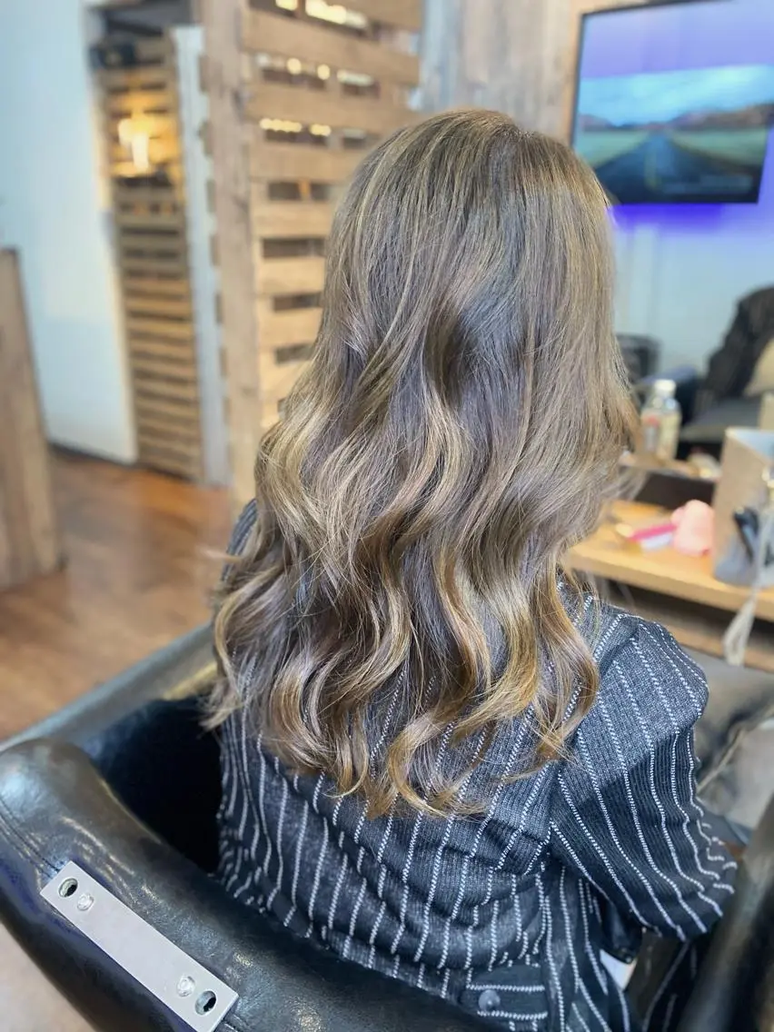 セミロング カラー Luzir⭐︎ GEN⭐︎のヘアスタイル