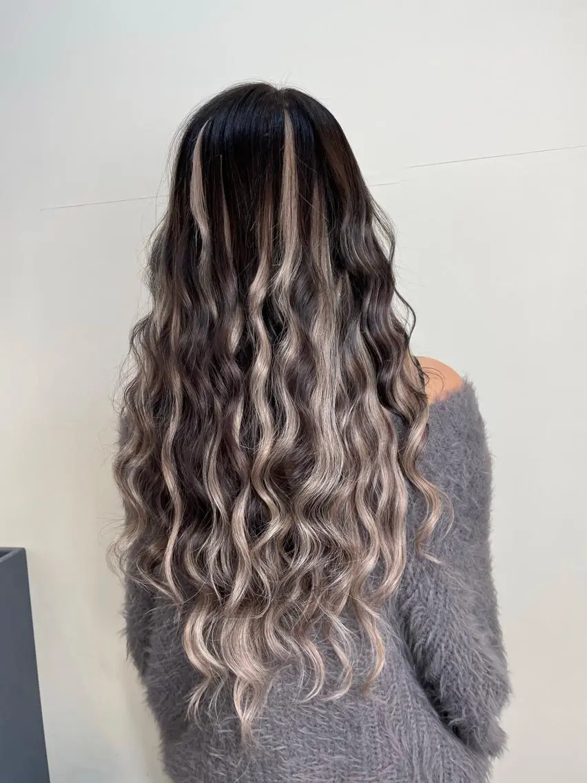 ロング カラー シールエクステ バレイヤージュ ブリーチ ケアブリーチ ダブルカラー ヘアカラー エクステ WEST OLAND加藤圭介のヘアスタイル