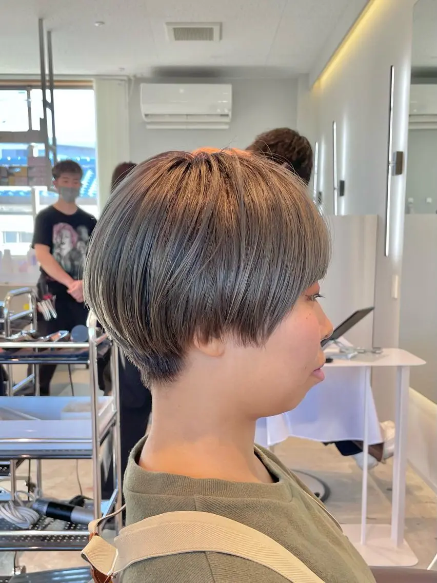 ショート カラー オリーブカラー 中村 研介のヘアスタイル