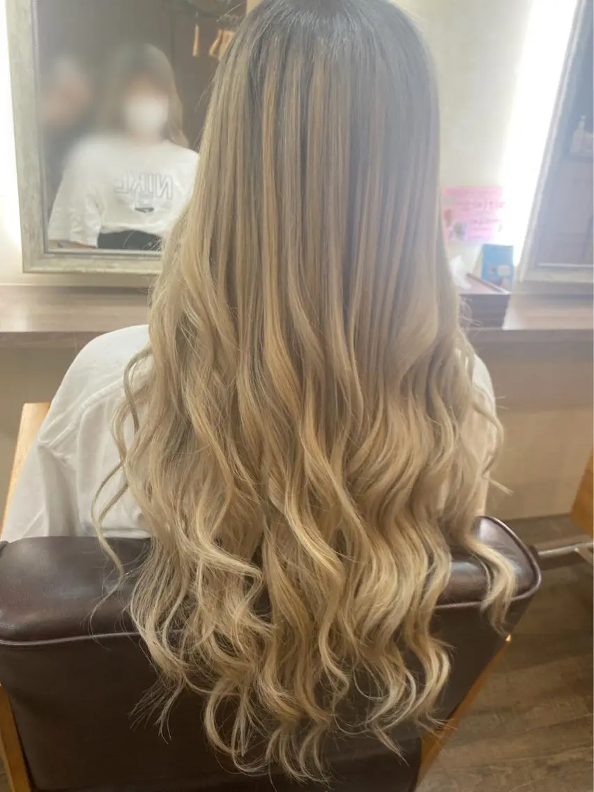 ロング カラー ヘアアレンジ ハイトーンカラー ロング カット ヘアカラー エクステ MagicMush ✴︎シールエクステのヘアスタイル