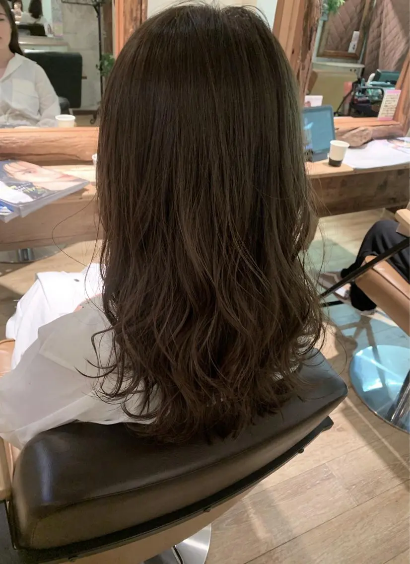 セミロング カラー アディクシーカラー アッシュ ベージュカラー ブリーチ ヘアカラー トリートメント 田村和範/似合わせ カラー/髪質改善のヘアスタイル