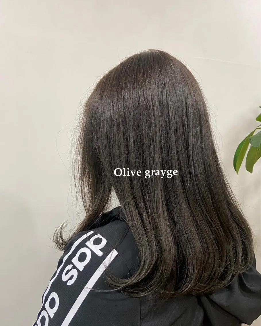 カラー ヘアアレンジ グレージュ オリーブグレージュ オリーブグレー 富永 美玖のヘアスタイル