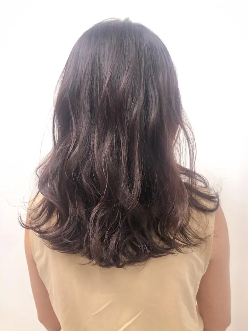 セミロング ピンクブラウン コトネ🫧 韓国風レイヤーカットのヘアスタイル