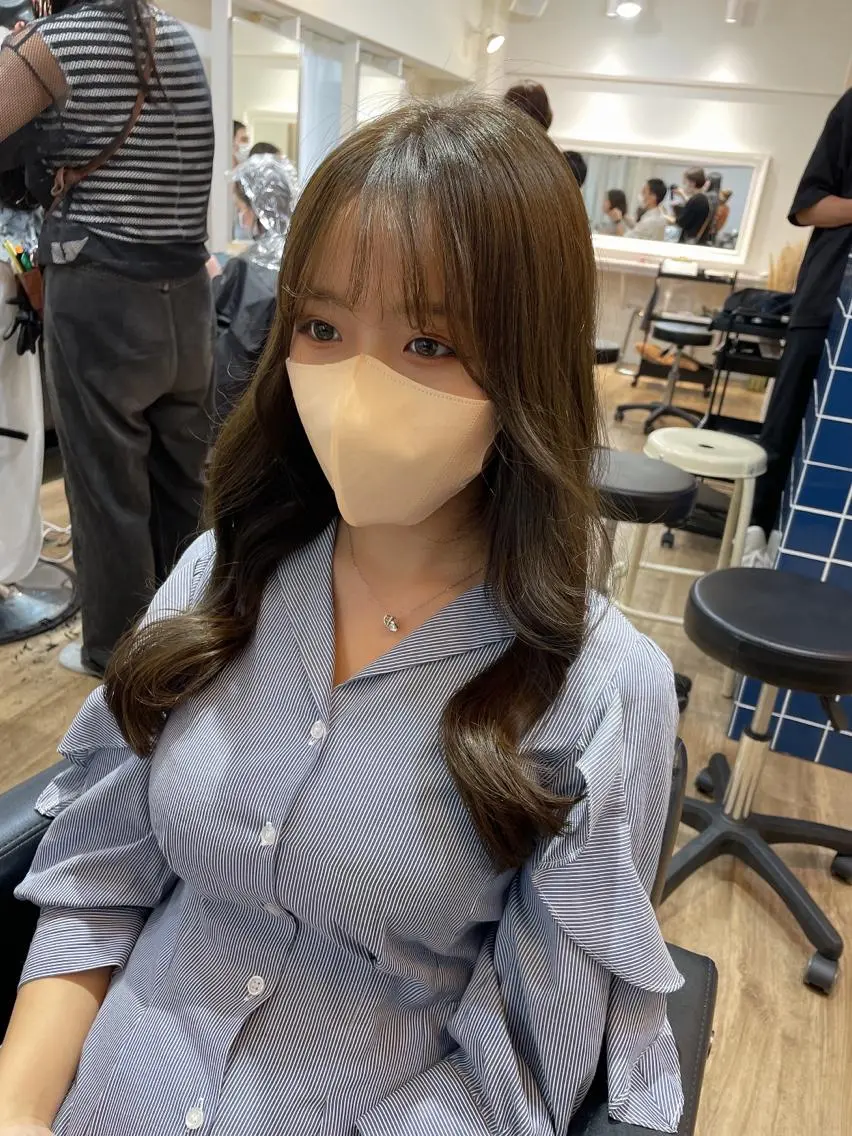 ロング カラー ベージュカラー ブリーチ ケアブリーチ ダブルカラー ハイライトカラー オリーブカラー 特化　　kaiのヘアスタイル