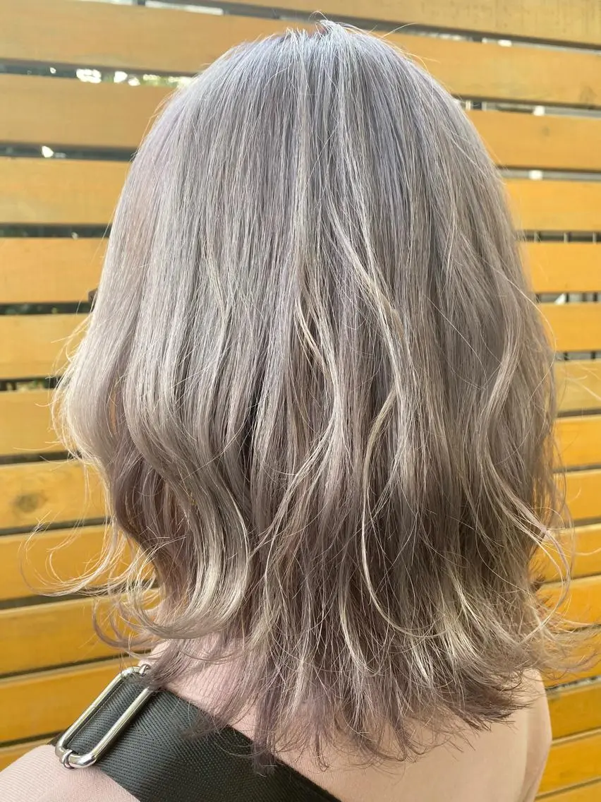 ミディアム カラー ダブルカラー ハイトーンカラー ヘアカラー トリートメント プルエクステ/透明感 カラー✨KAZUKIのヘアスタイル