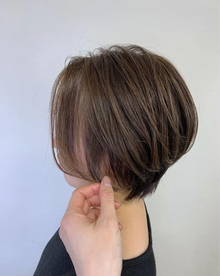 ショート 石井 静のヘアスタイル