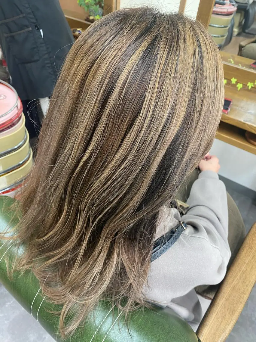 ロング レイヤーカット カット ヘアカラー トリートメント 永沼 真依のヘアスタイル